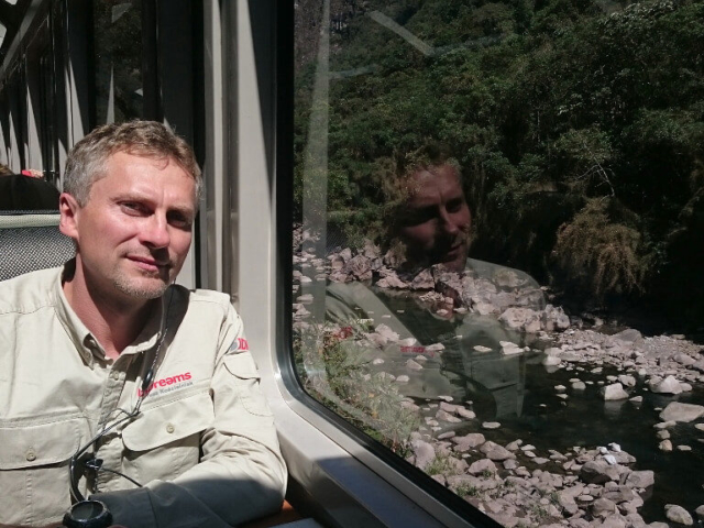 Darek w pociągu do Machu Picchu