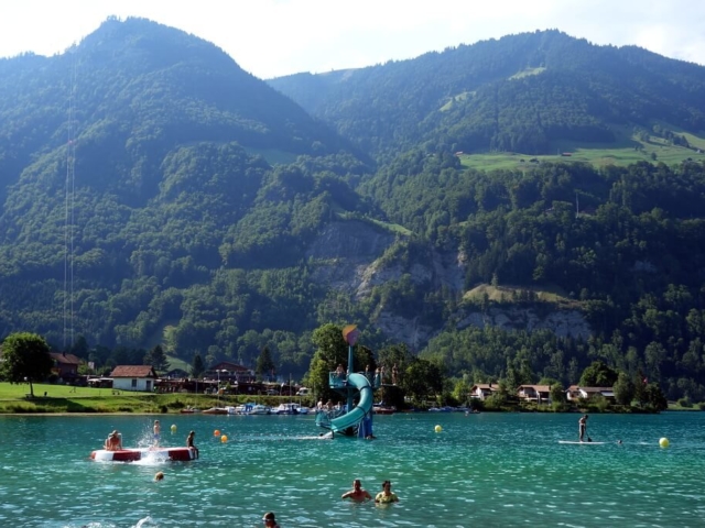 Kąpielisko w jeziorze szwajcarskim