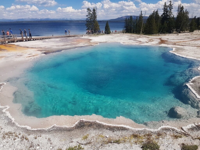 jezioro w Yellowstone